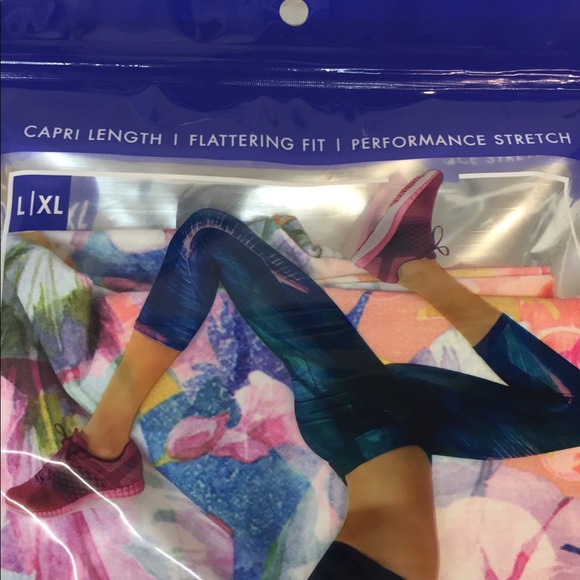 Blue Star Multicolor Floral Capri Leggings Women’s - Picture 8 of 12